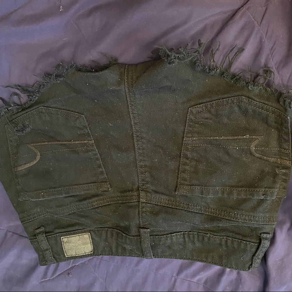Distressed shorts - Picture 2 of 2
